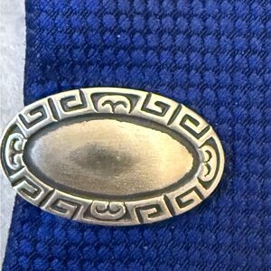 Silver tone Oval Men's Accessory